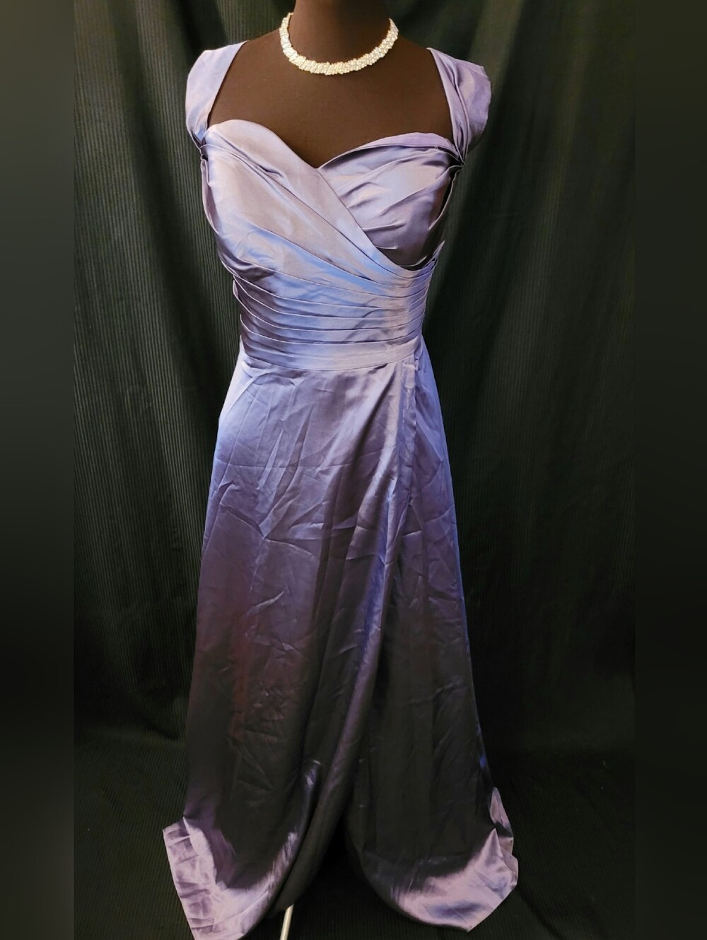 New Elegant Lavender Satin Evening Dress with Sweetheart Neckline
